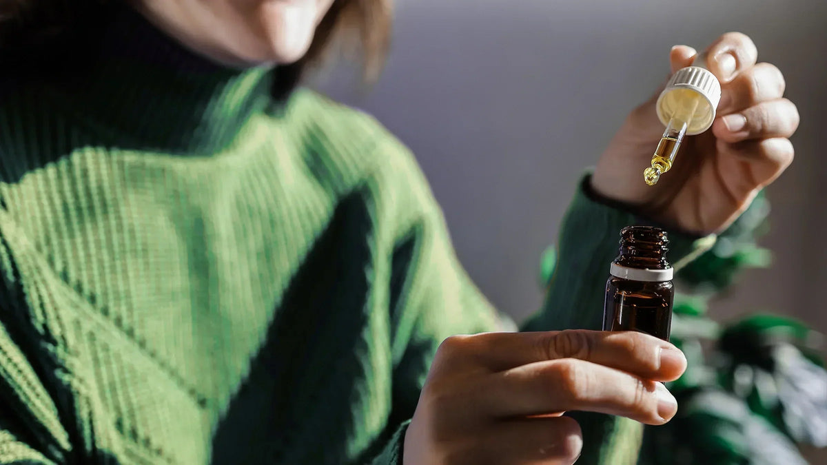 7+ Benefits and Uses of Oregano Oil